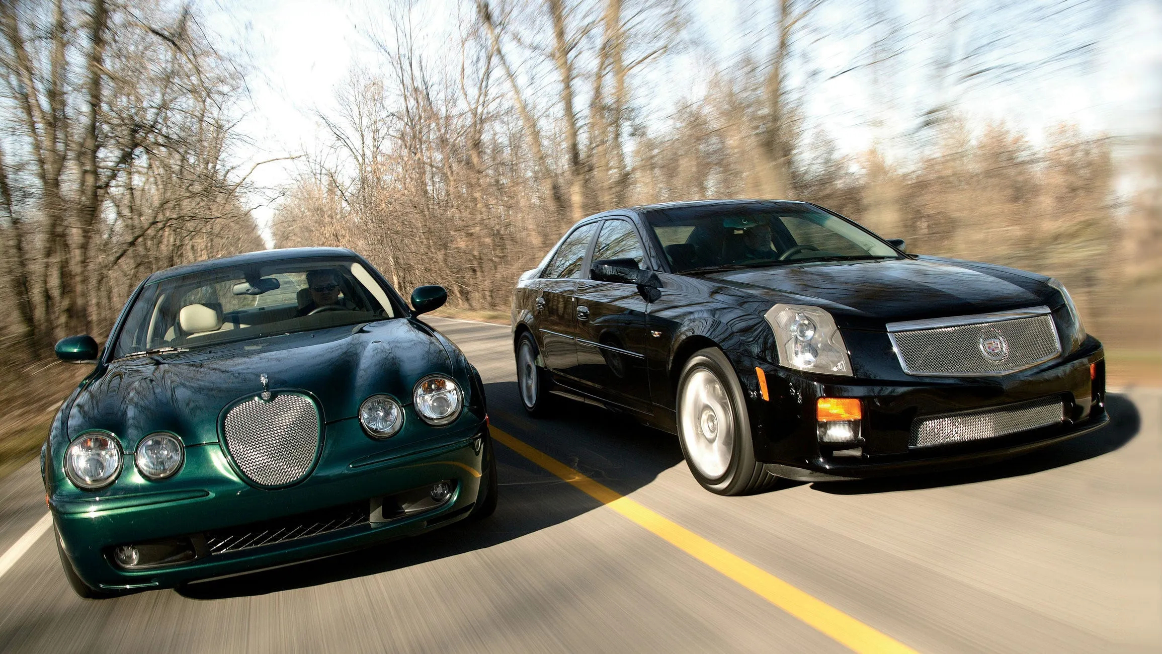 Comparatif des berlines sportives Cadillac CTS-V et Jaguar S-Type R de 400 chevaux