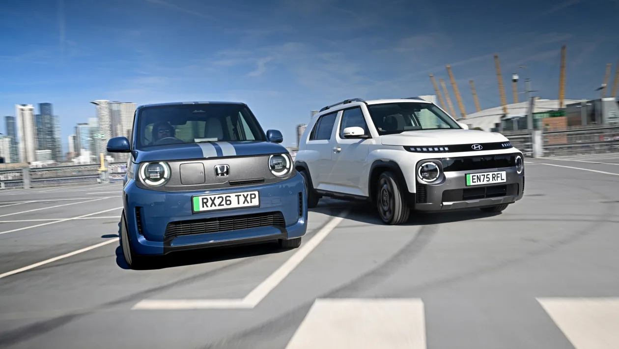 La Honda Super-N et la Hyundai Inster s'affrontent dans un comparatif de citadines électriques
