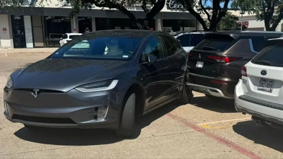 Un conducteur met en garde contre les risques de collision liés à la fonction Smart Summon de Tesla