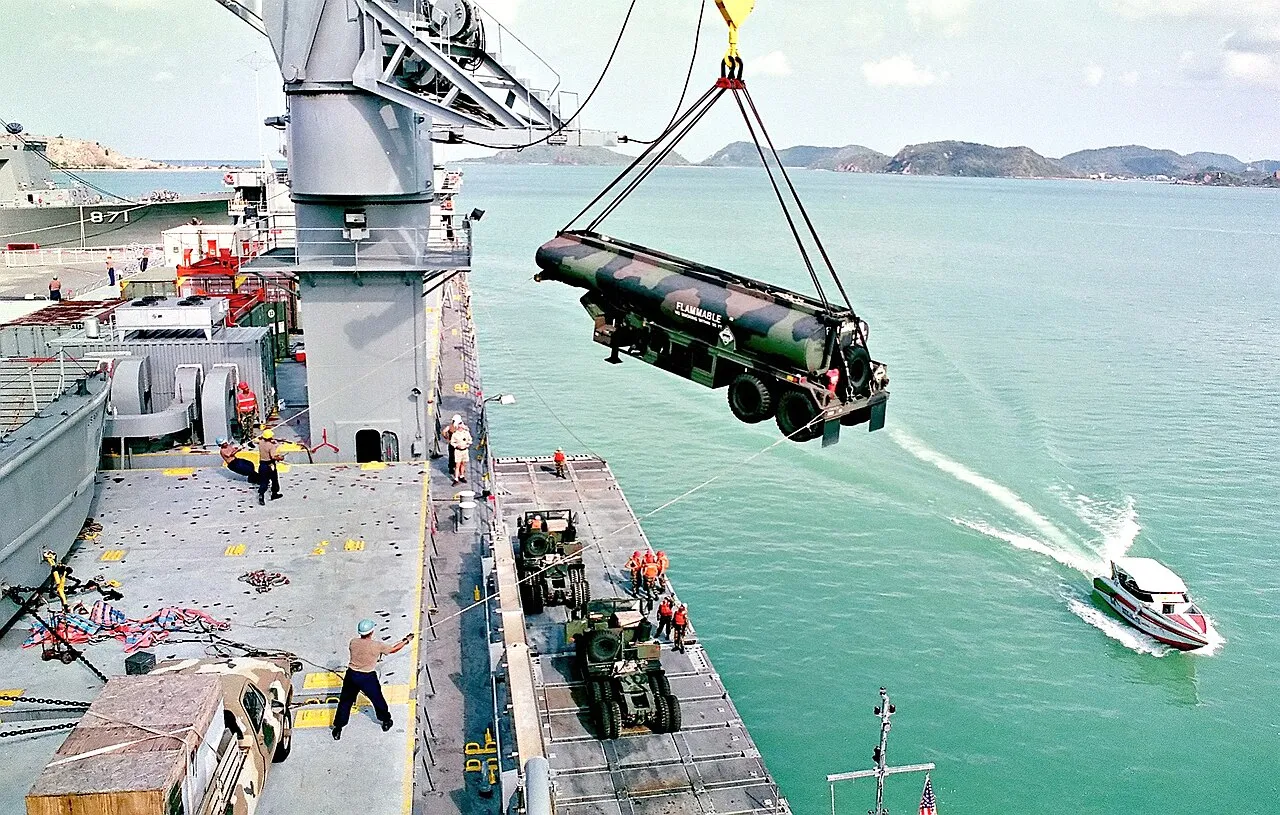 Le matériel militaire et les défis logistiques de la chaîne d'approvisionnement