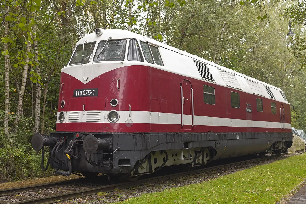 La locomotive DR Class V 180 incarne l'histoire du transport ferroviaire diesel en Allemagne de l'Est