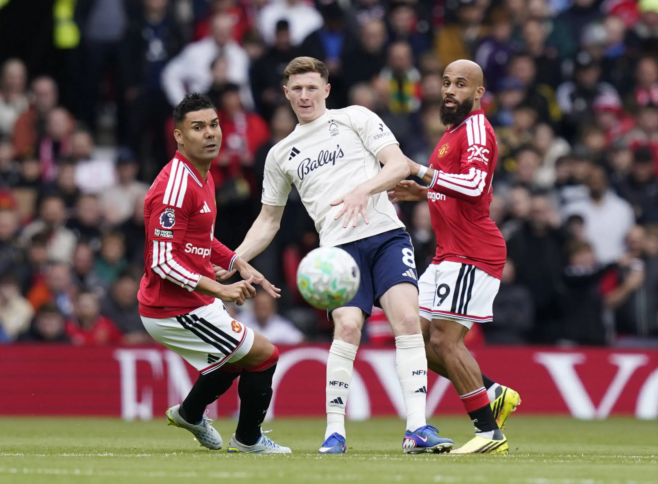 Gary Neville Conseille à Manchester United de Recruter Elliot Anderson