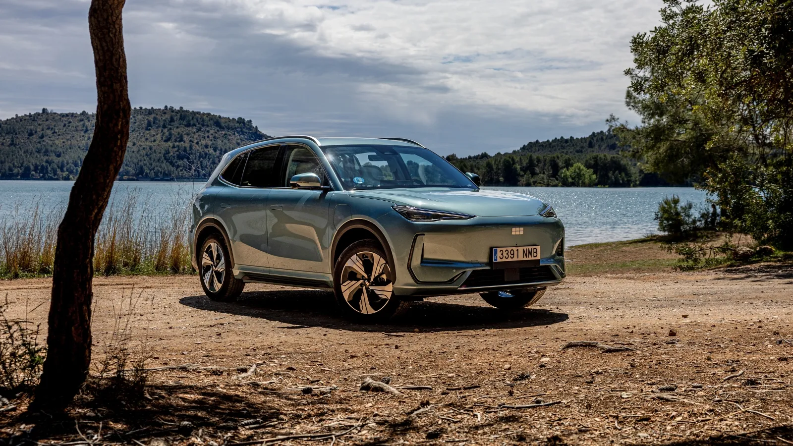 Le Geely E5 s'essaie sur les routes européennes avec de solides arguments de confort