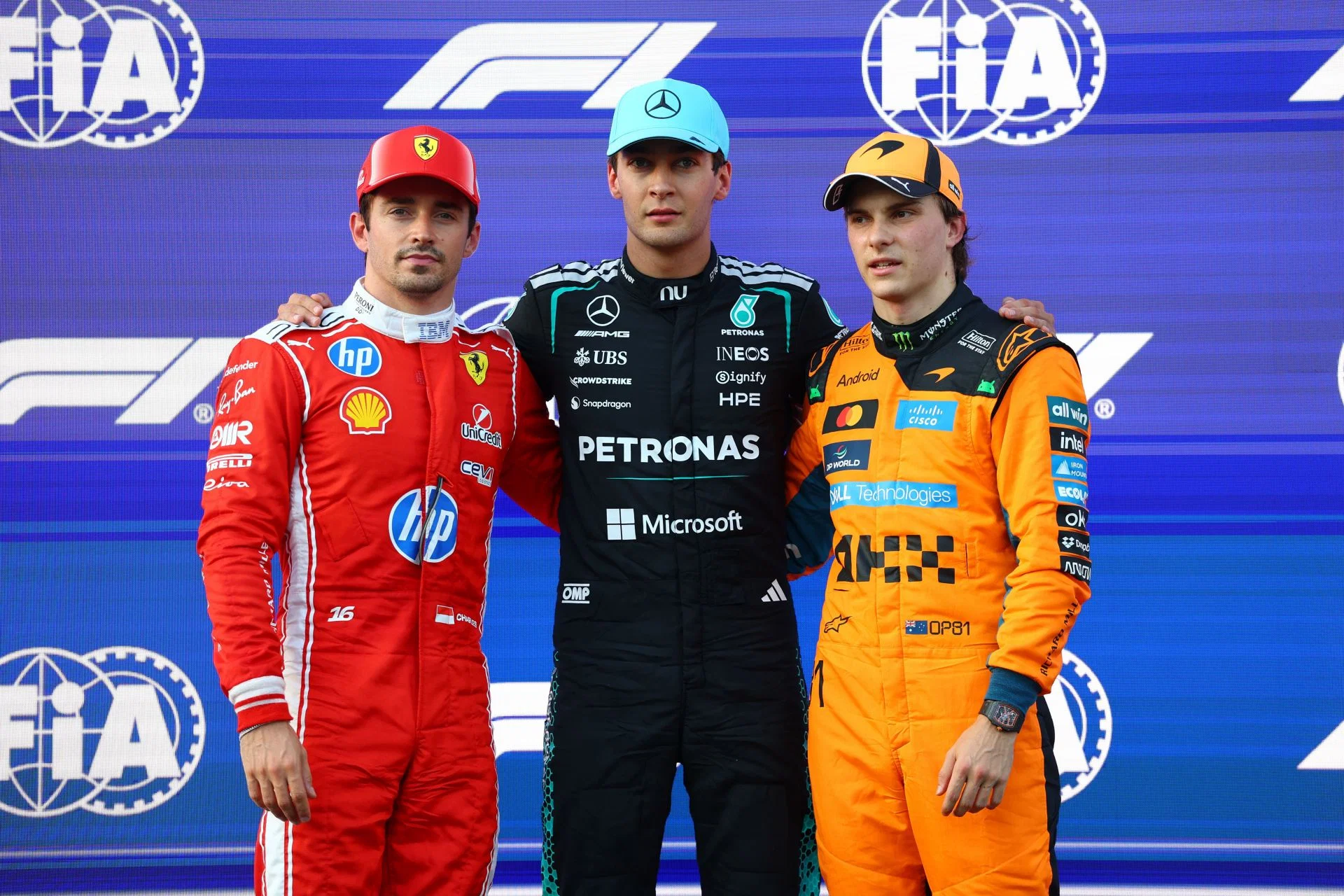 George Russell en pole position du Grand Prix d'Azerbaidjan 2026 a Bakou devant Charles Leclerc