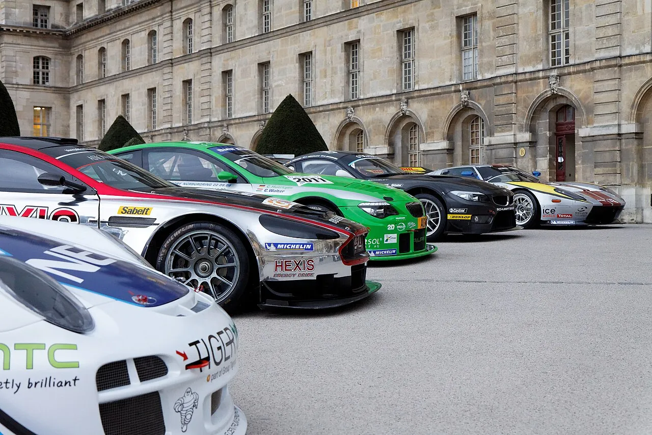 Le GT World Challenge Europe Endurance Cup rassemble les meilleures équipes de course automobile en Europe