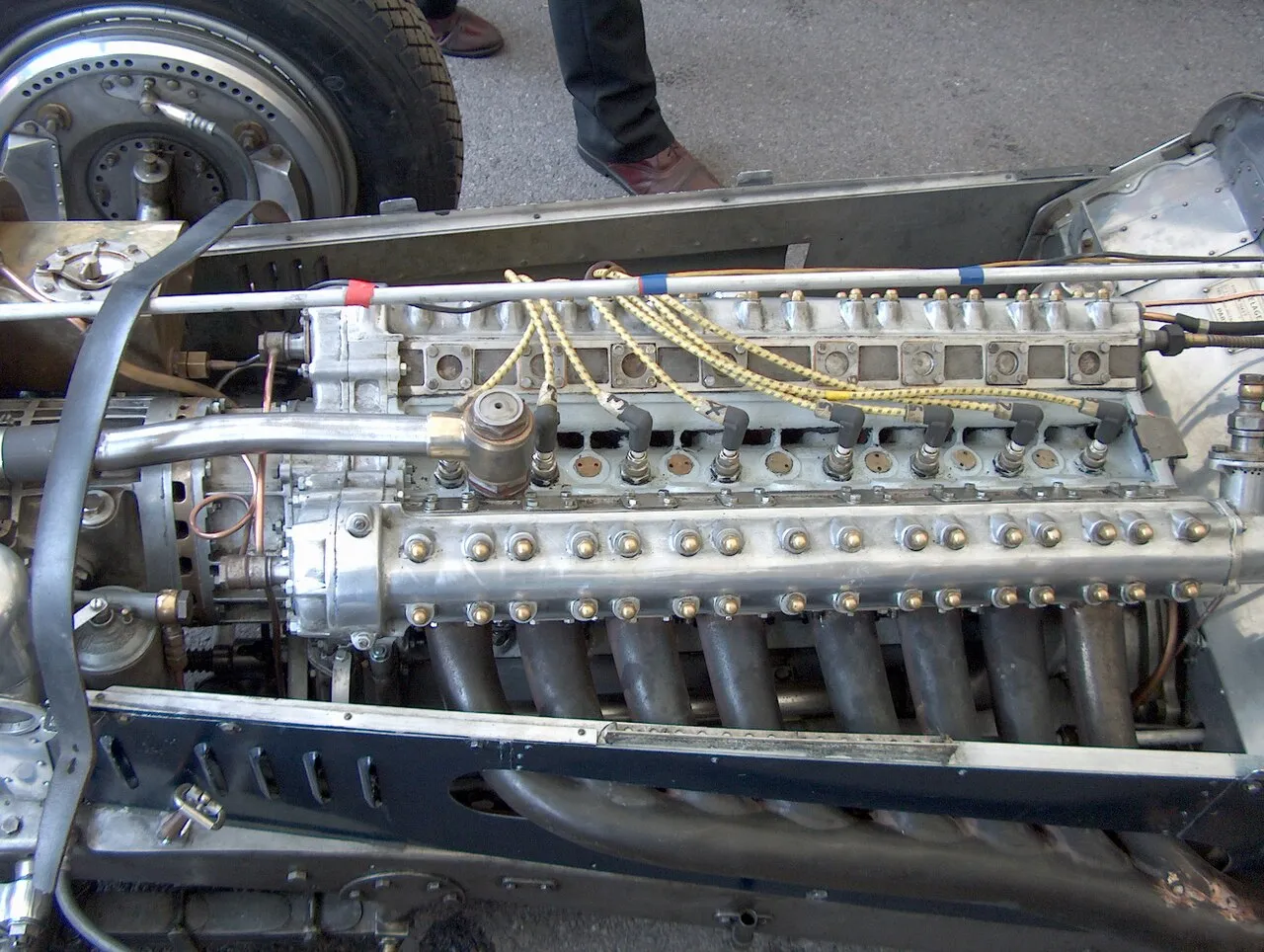 Le moteur huit cylindres en ligne qui a propulsé les plus grandes voitures de luxe et de course