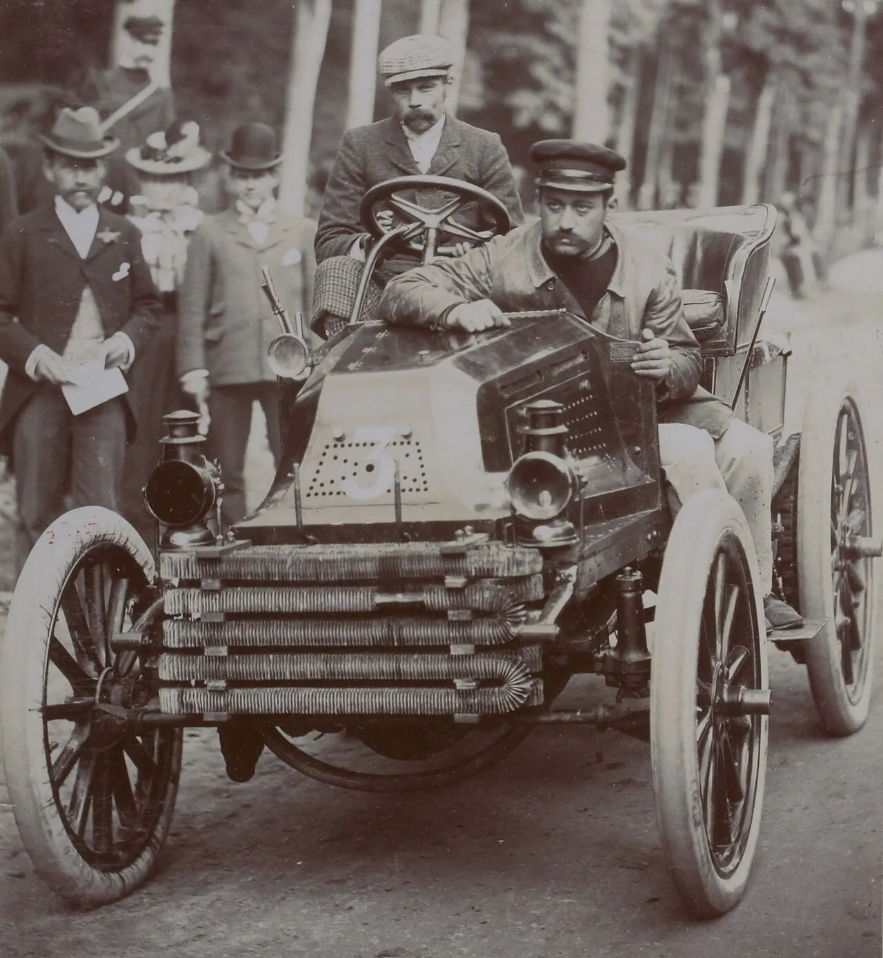 Portrait du pionnier belge du sport automobile Alfred Velghe connu sous le nom de Levegh
