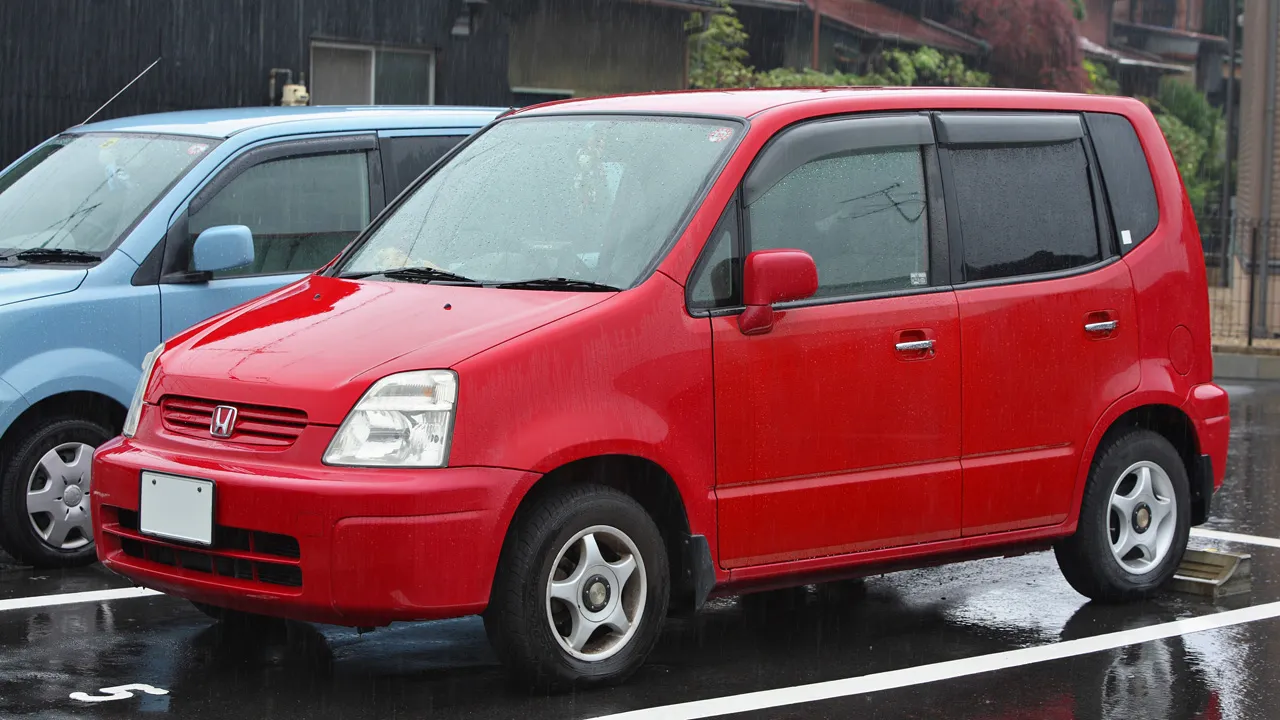 La Honda Ballade, berline compacte dérivée de la Civic, possède une histoire unique à l'international