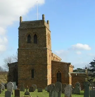 Le paisible village de Harlestone et son riche patrimoine historique dans le Northamptonshire