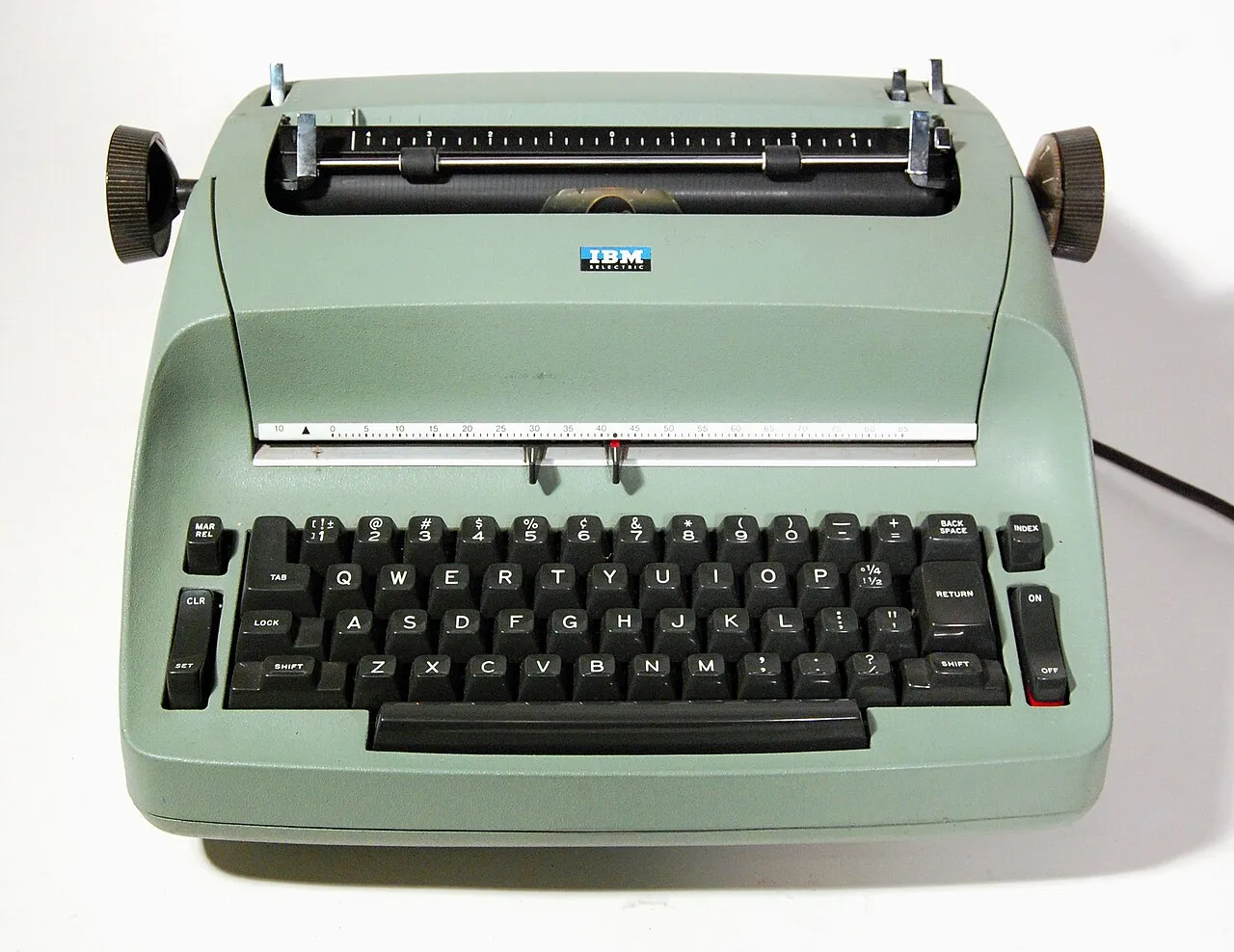 L IBM Selectric s'impose comme une révolution incontournable de la machine à écrire moderne