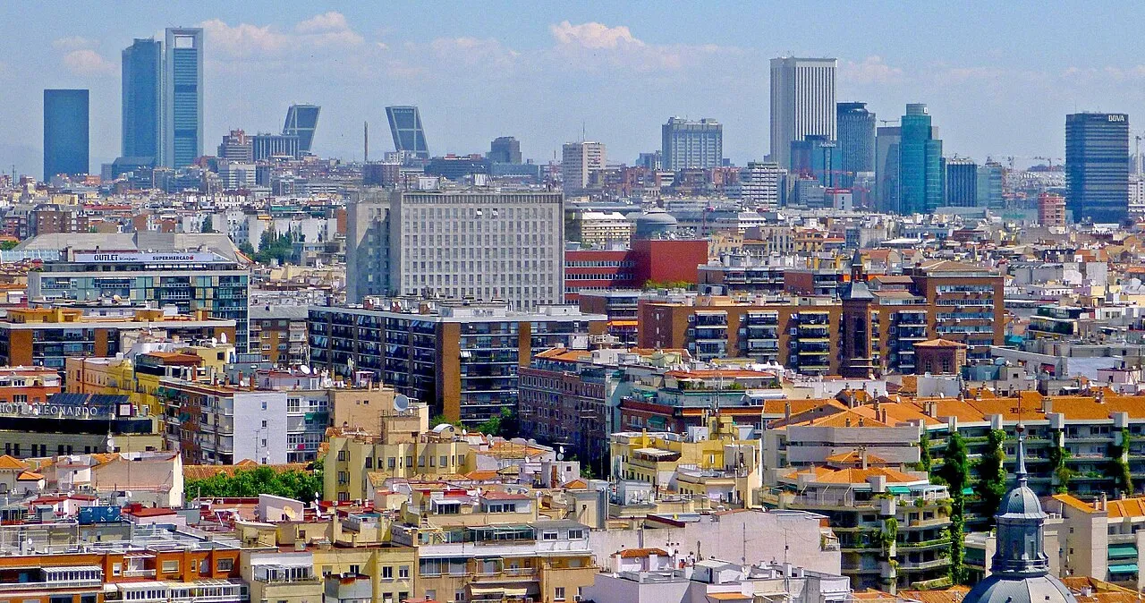 Vue panoramique de Madrid, capitale dynamique et centre économique majeur de l'Espagne