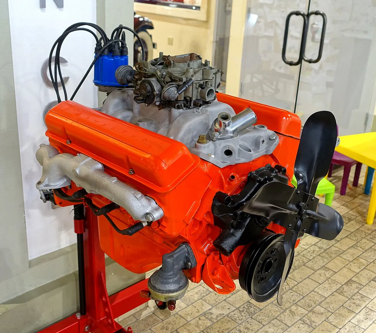 L'évolution historique et technique du moteur V8 dans l'industrie automobile mondiale