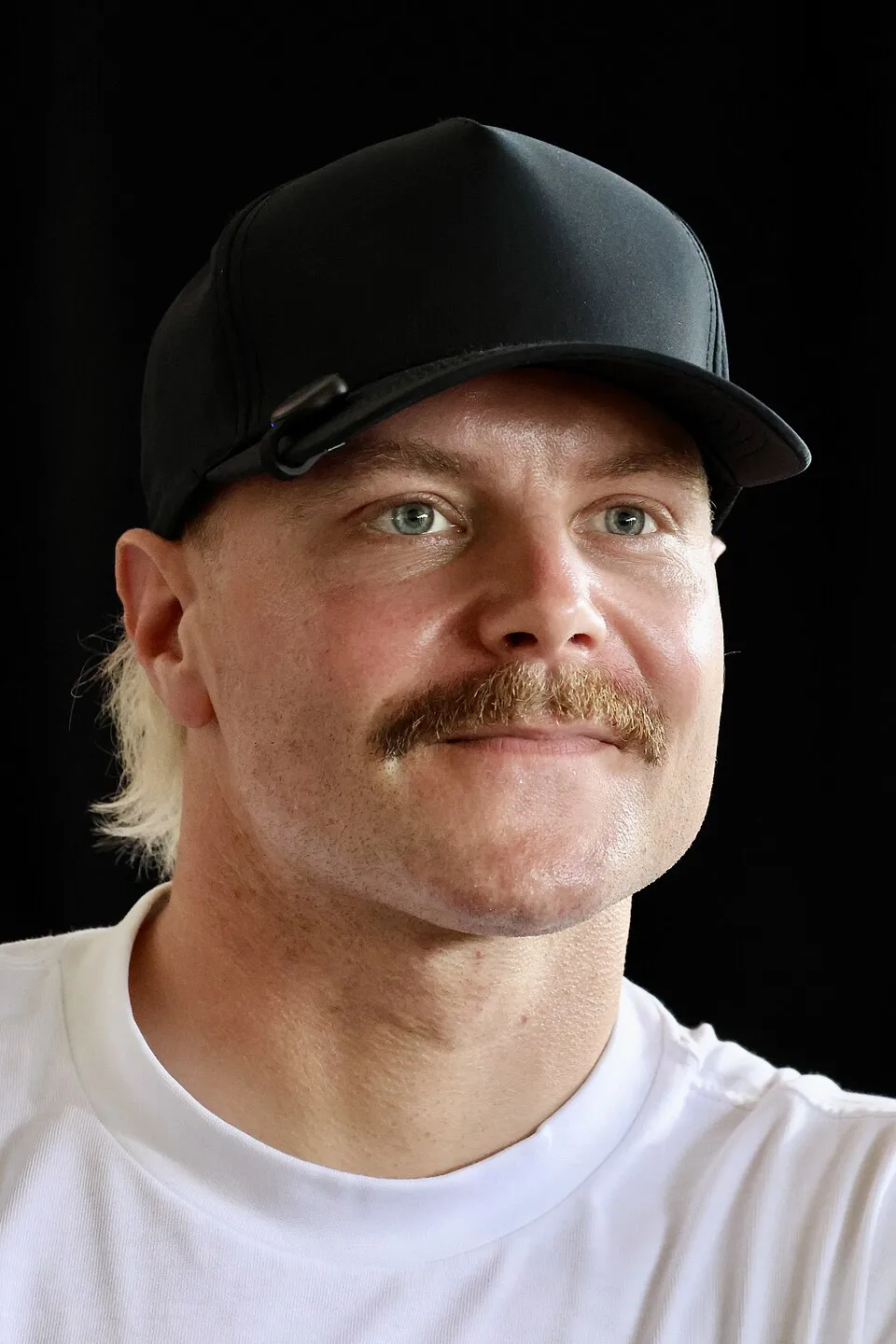 Valtteri Bottas pose avec ambition pour sa nouvelle saison en Formule 1 avec Cadillac