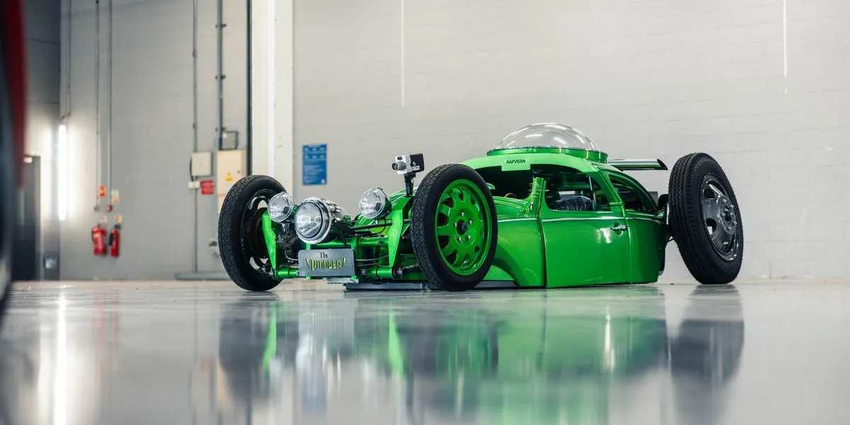 Une Volkswagen Beetle transformée en hot rod remporte le Hot Wheels Legends Tour UK