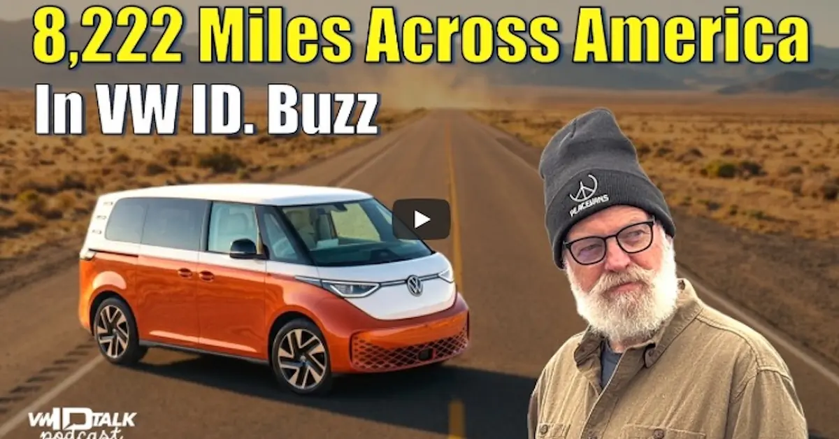 Le van électrique Volkswagen ID Buzz orange de Lee Wilson lors de son road trip aux États-Unis